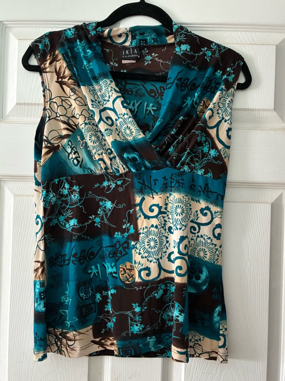 JKLA California Sleeveless blouse